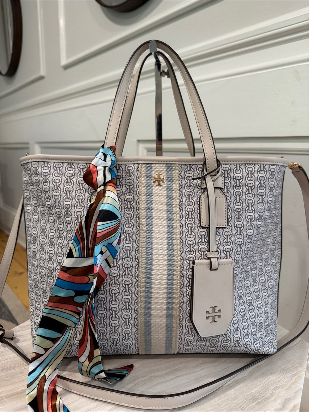 Tory Burch Bag Gemini Link Light Gray and Cream Satchel Tote - Picture 4 of 17